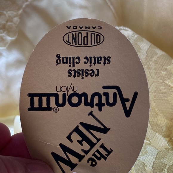 Y2K Sears Full Slip Nightgown Woman 40 XL Yellow Lace Nylon Coquette Dainty NEW - Picture 6 of 13